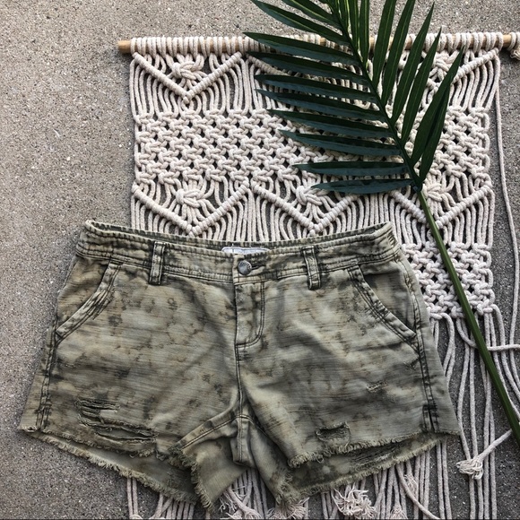 Free People Green Distressed Shorts Size 2 - Picture 2 of 5